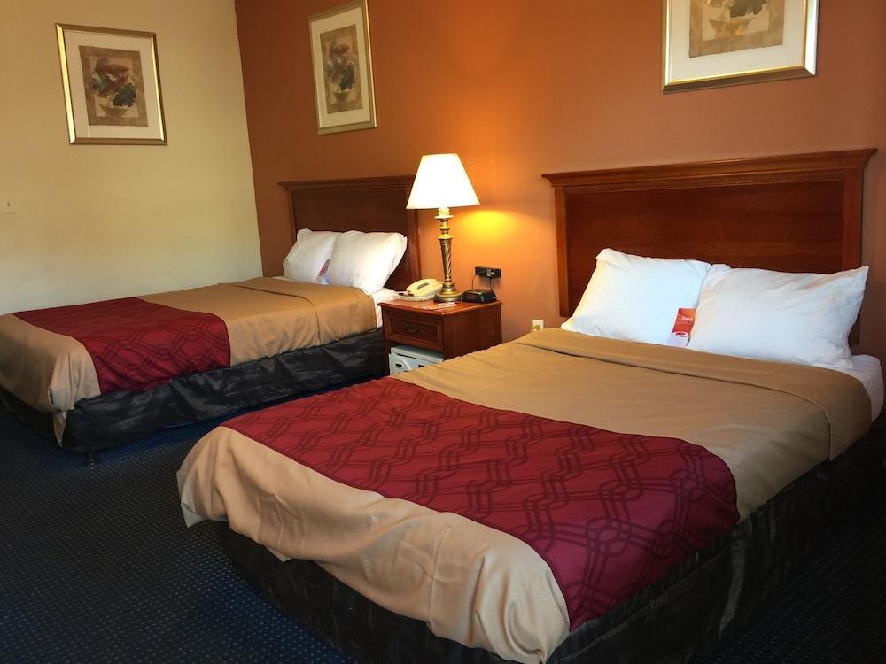 Red Carpet Inn Norwalk Dış mekan fotoğraf