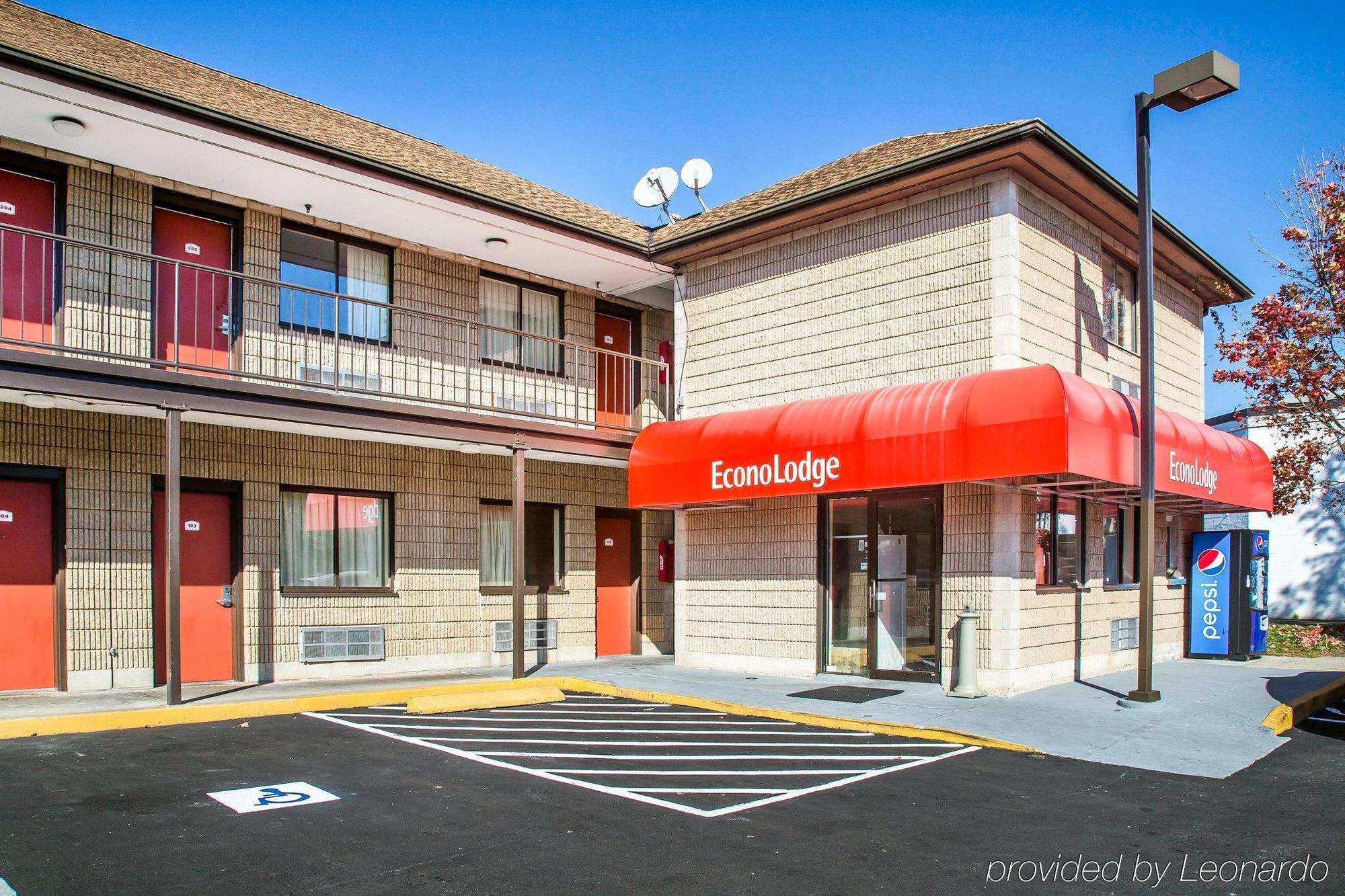Red Carpet Inn Norwalk Dış mekan fotoğraf