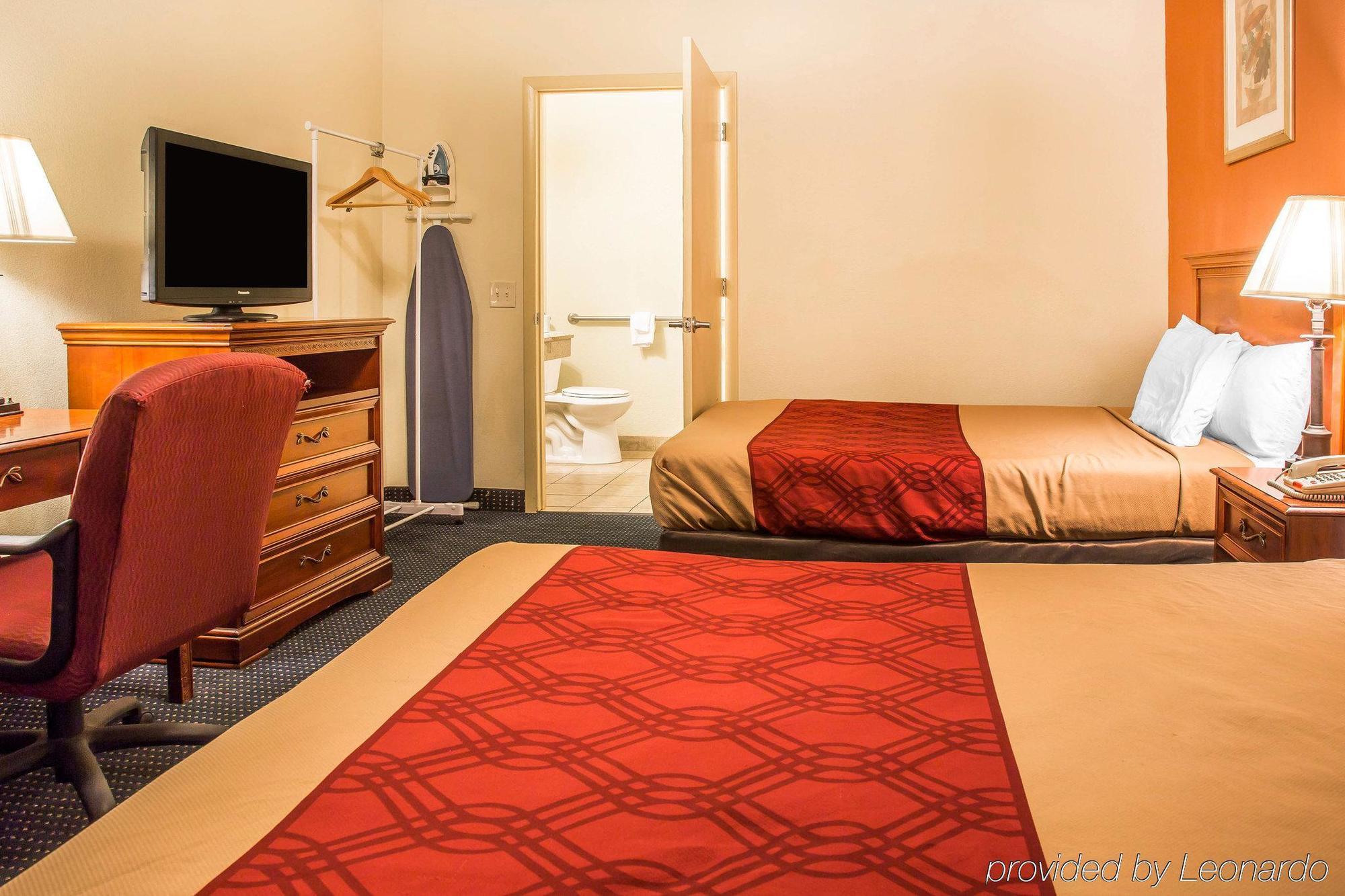 Red Carpet Inn Norwalk Dış mekan fotoğraf