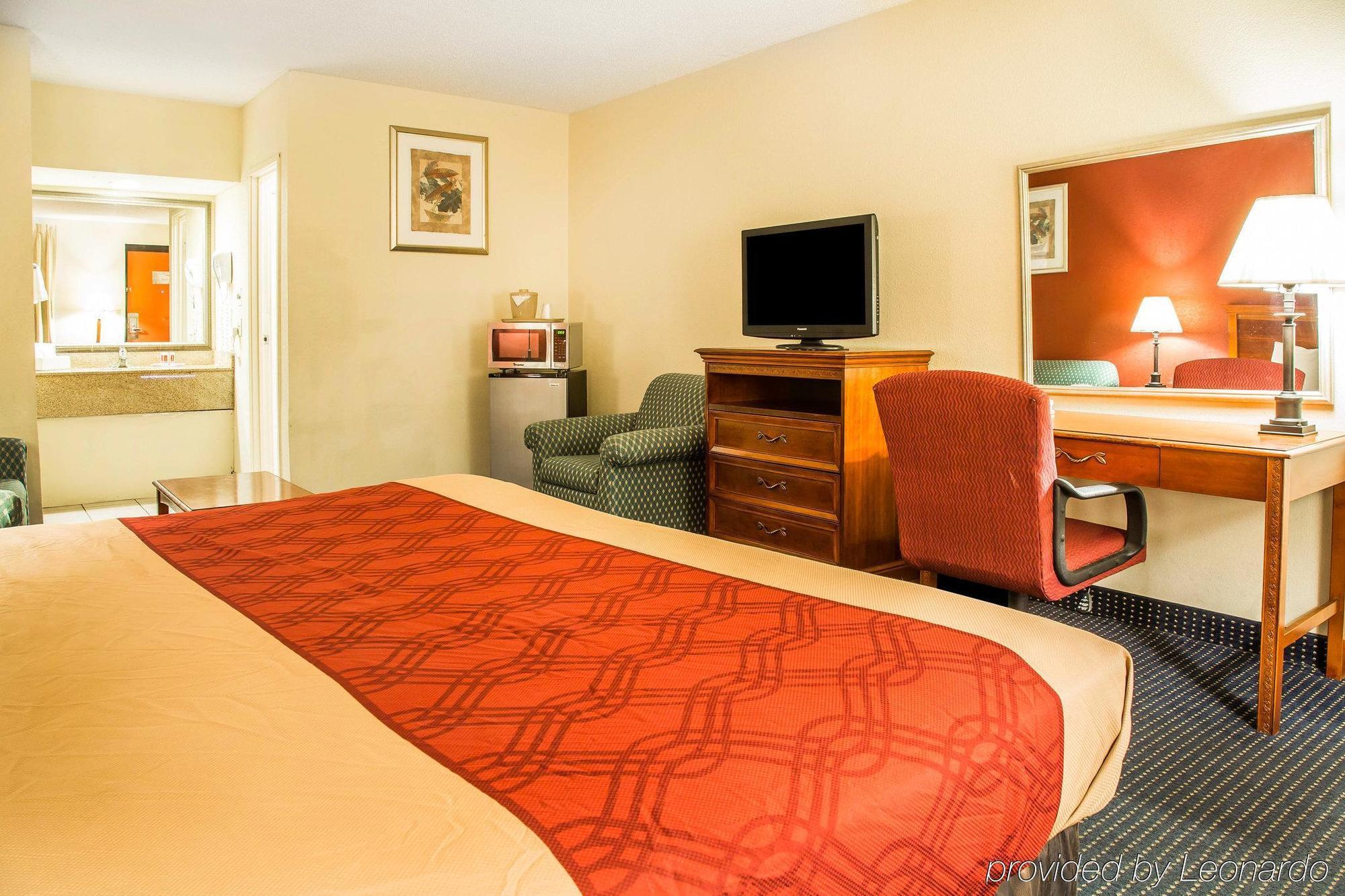 Red Carpet Inn Norwalk Dış mekan fotoğraf
