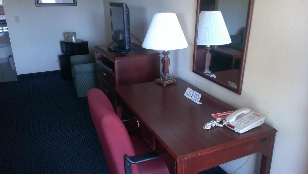 Red Carpet Inn Norwalk Dış mekan fotoğraf