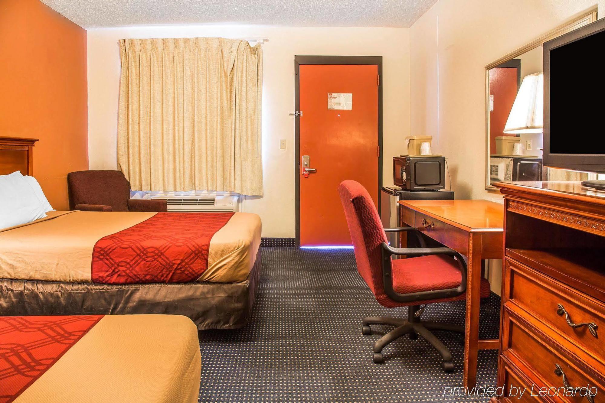 Red Carpet Inn Norwalk Dış mekan fotoğraf