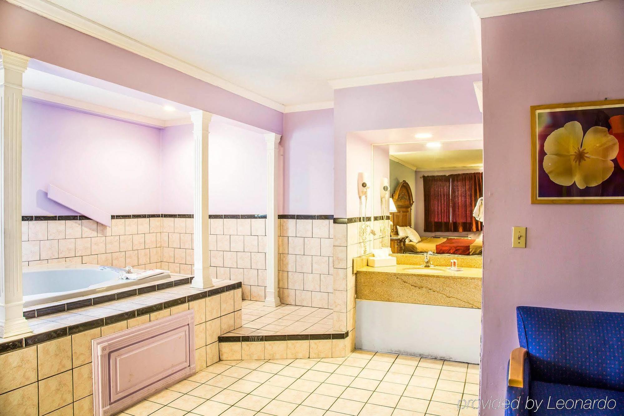 Red Carpet Inn Norwalk Dış mekan fotoğraf