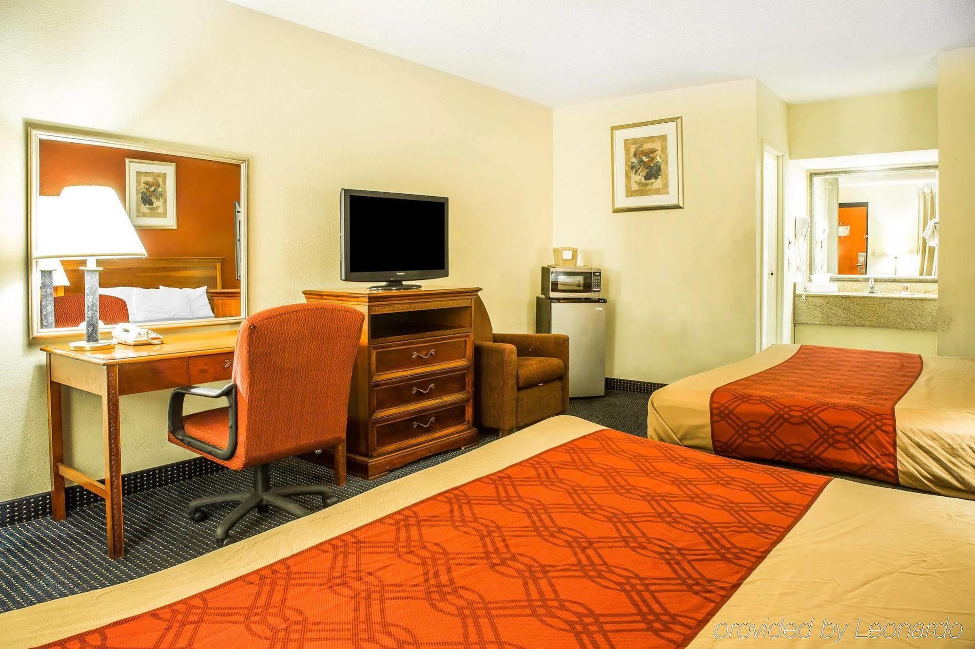Red Carpet Inn Norwalk Dış mekan fotoğraf