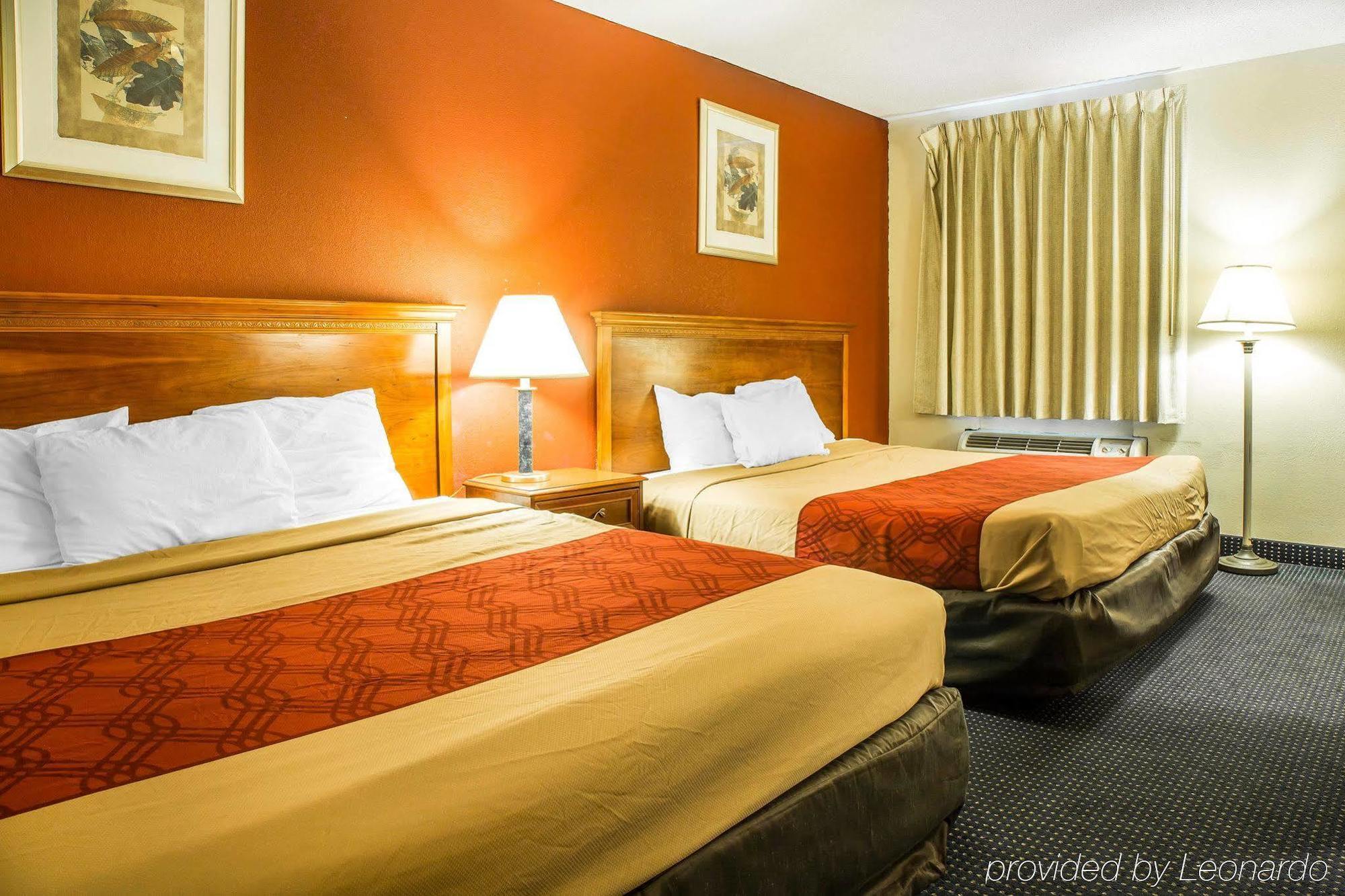 Red Carpet Inn Norwalk Dış mekan fotoğraf