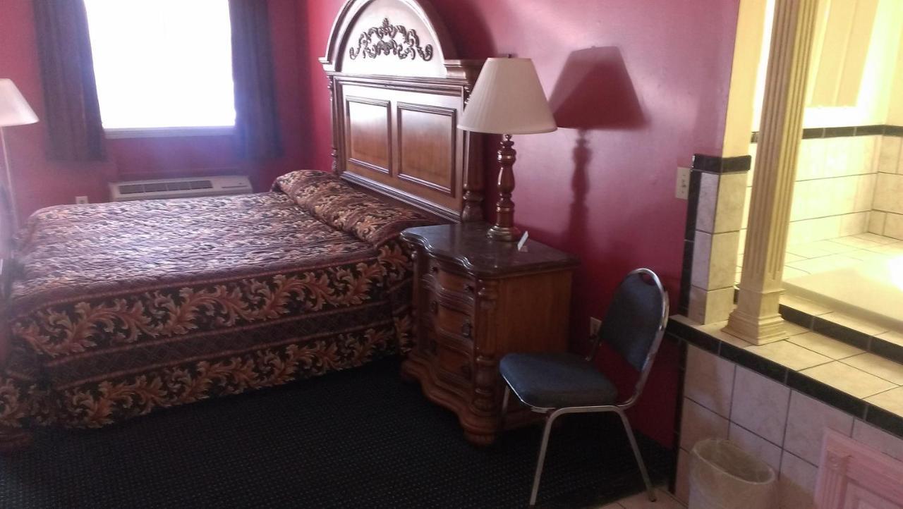 Red Carpet Inn Norwalk Dış mekan fotoğraf